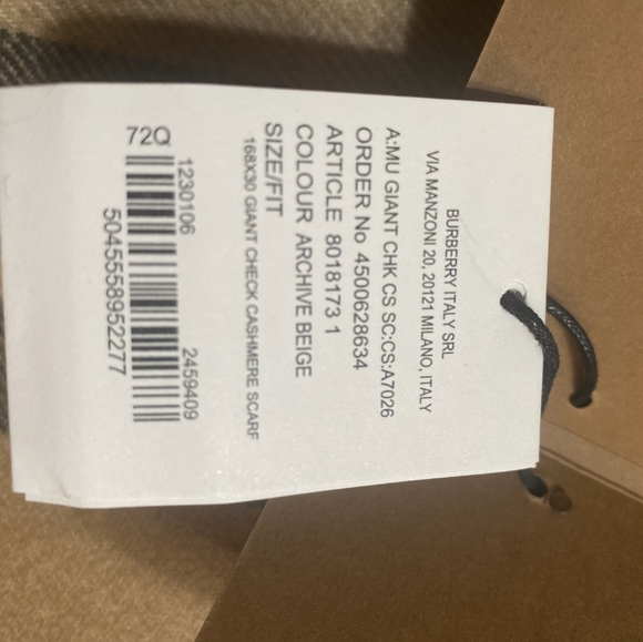 Authentic NWT BURBERRY SCARF IN BOX - Picture 5 of 6